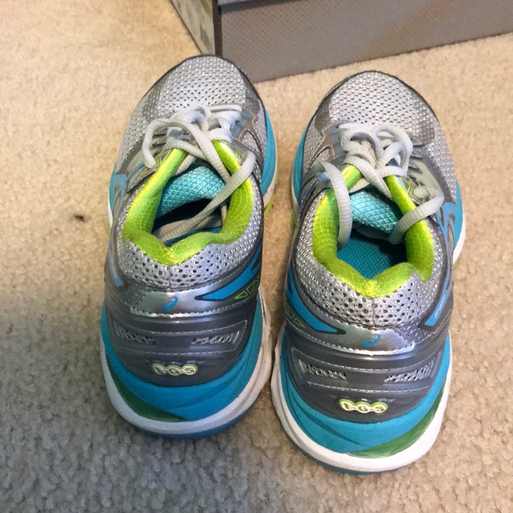 New ASICS - Picture 4 of 5